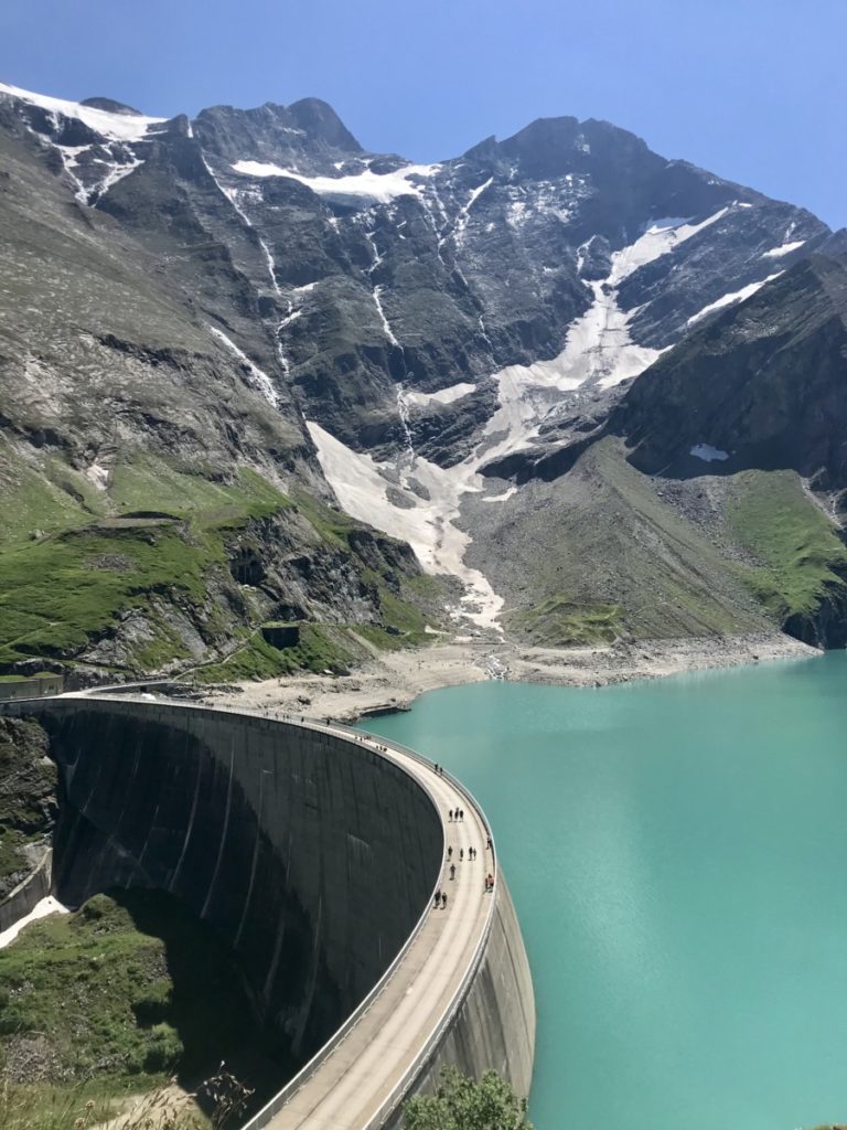 Das ist die Drossensperre Staumauer am Mooserboden Stausee