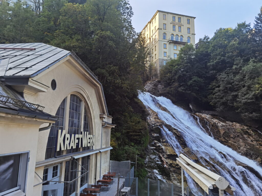 Gehört zu den Kaprun Sehenswürdigkeiten und ist weltbekannt: Bad Gastein Wasserfall